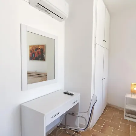 3rd Floor In Town With Sea View Appartement *