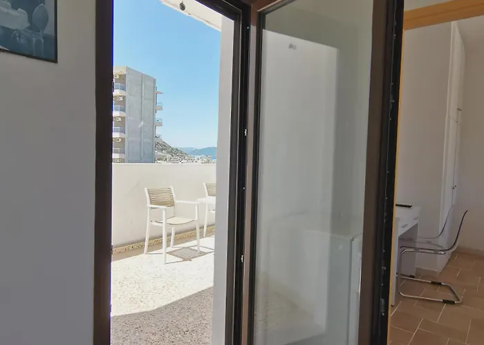 3rd Floor In Town With Sea View *