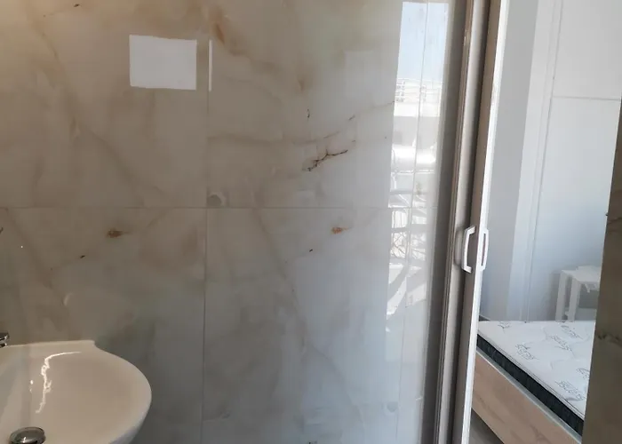 3rd Floor In Town With Sea View شقة *