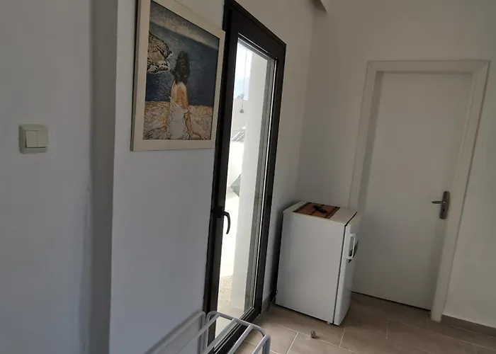 3rd Floor In Town With Sea View *